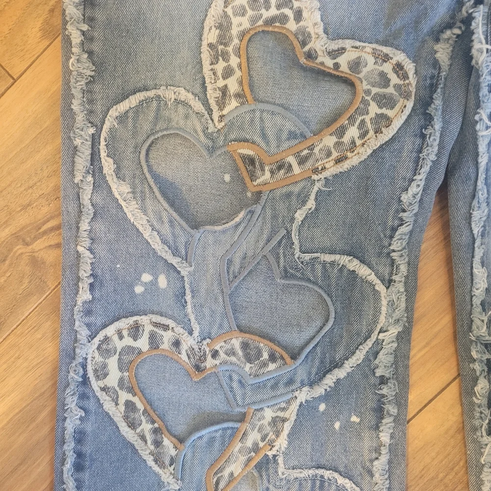 OLI & HALI Heart w/Leopard Trim Cutout Jeans, NIB, Sz S (Jrs 1-5),  🔥HOT ITEM - Picture 8 of 13